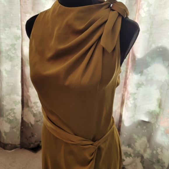 Banana Republic Dresses & Skirts - NWT Banana Gold Cocktail Dress